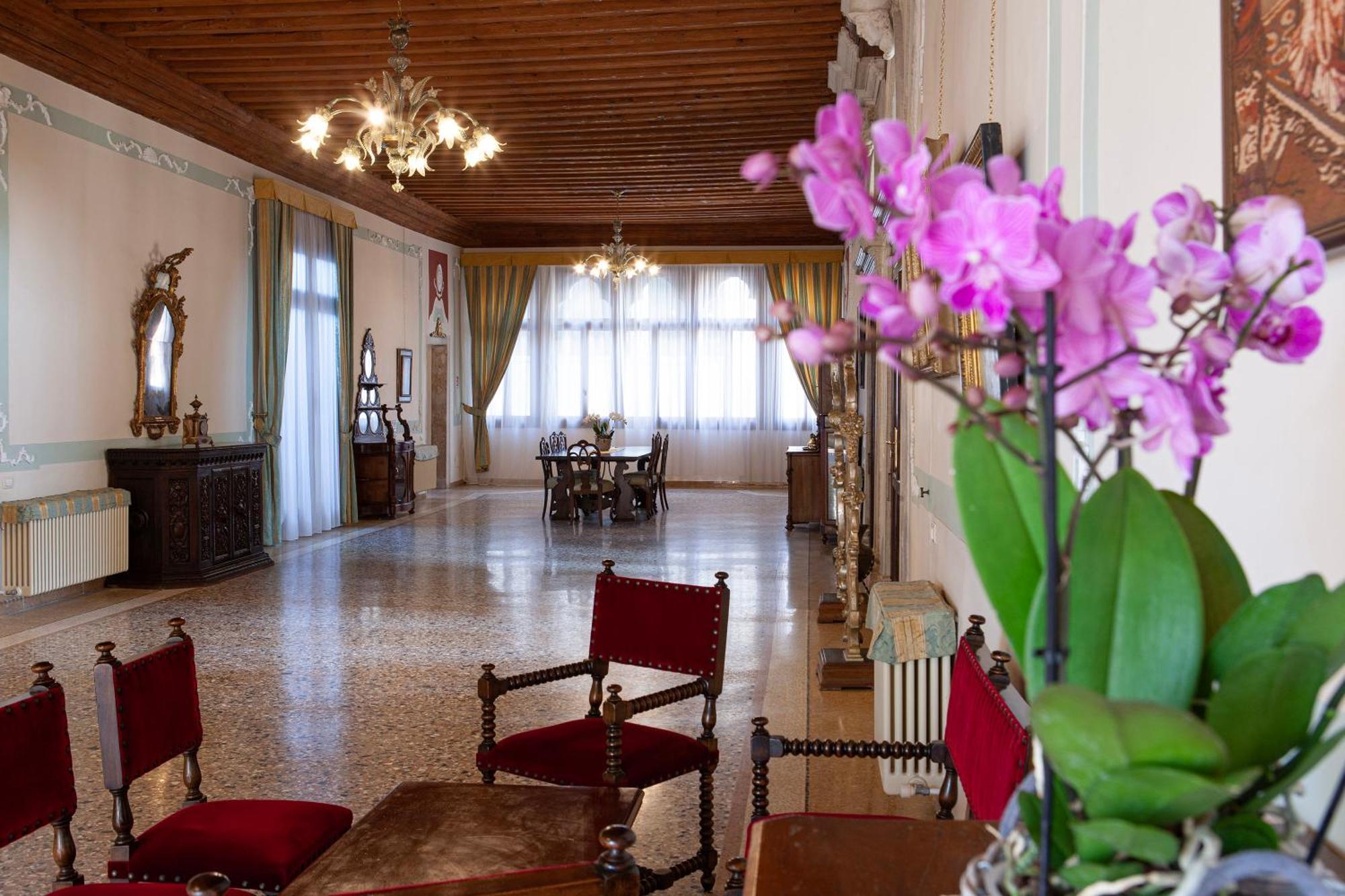 Luxury Apartment Pesaro Papafava Venice Exterior photo